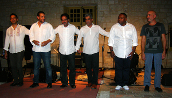 Performance at Royaument
